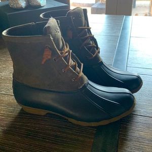 Ladies Sperry Saltwater “duck” boots size 8. Perfect condition.